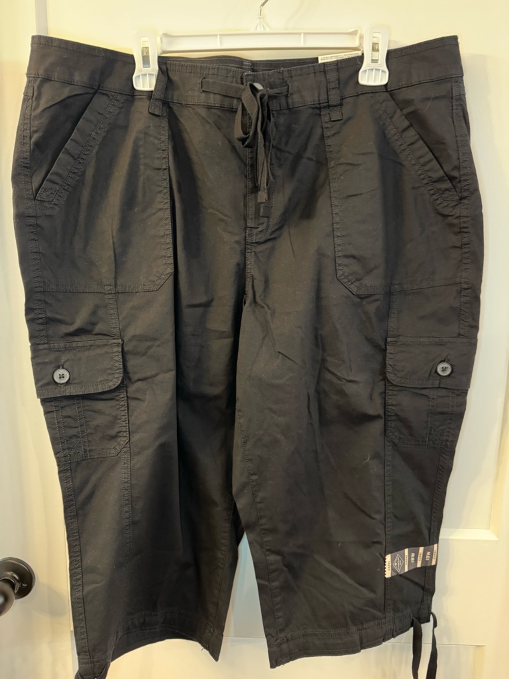 St. John's Bay Women’s Black Cargo Capris